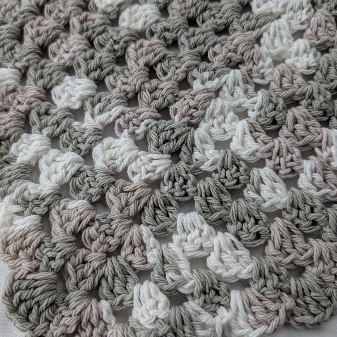 Scalloped edge bandana (multiple colours)