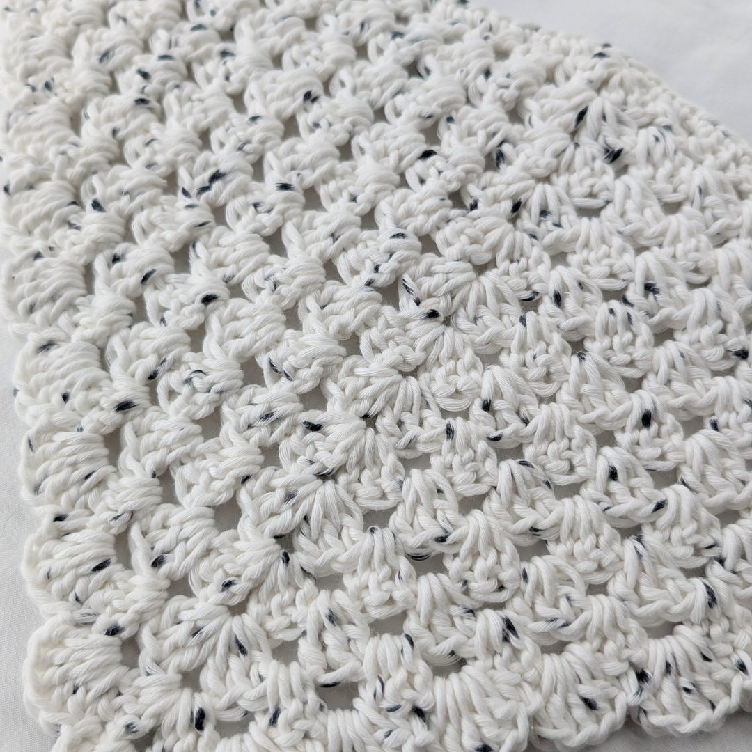 Scalloped edge bandana (multiple colours)